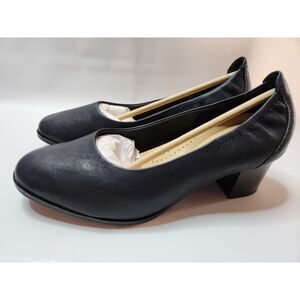 Clarks Loken Step Women’s 9W Navy Leather Heel Pumps